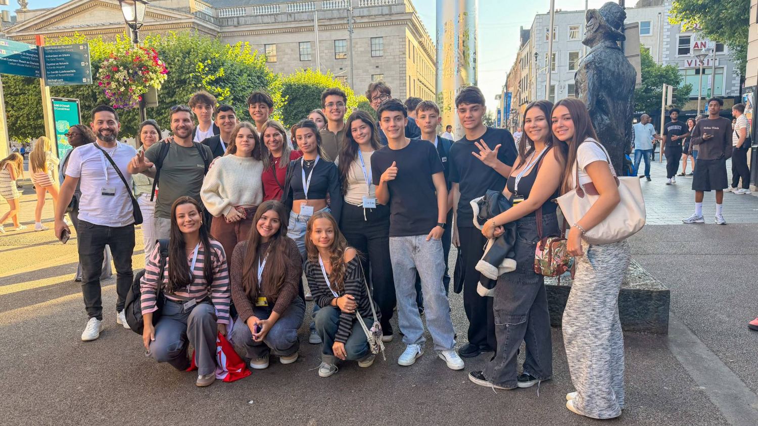 Grupo do Summer Camp em Dublin, com a líder da Destino Certo
